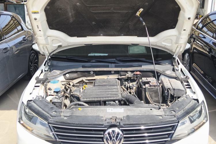 Used Volkswagen Sagitar 2018 1.6L Automatic Comfort Model Engine Bay