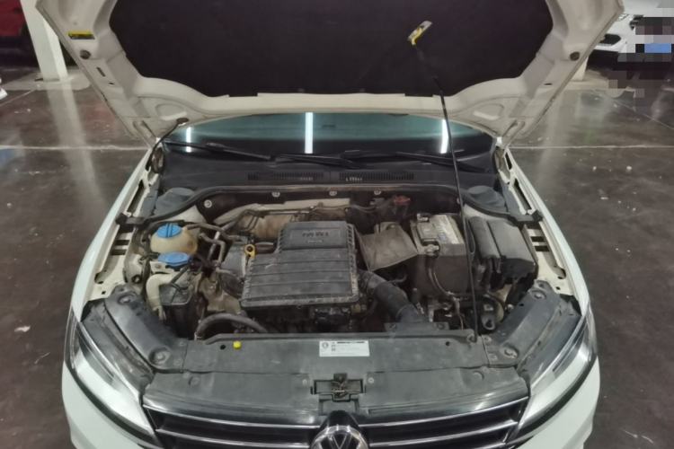 Used Volkswagen Sagitar 2018 1.6L Manual Fashion Edition Engine Bay