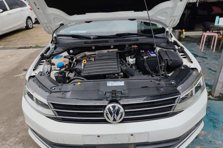 Used Volkswagen Sagitar 2018 1.6L Manual Comfort Model Engine Bay