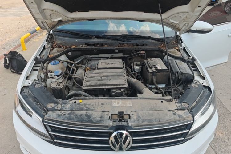 Used Volkswagen Sagitar 2018 1.6L Manual Comfort Model Engine Bay