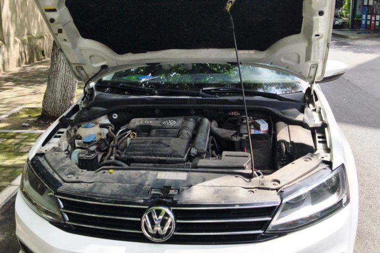 Used Volkswagen Sagitar 2018 280TSI DSG Comfort Model Engine Bay
