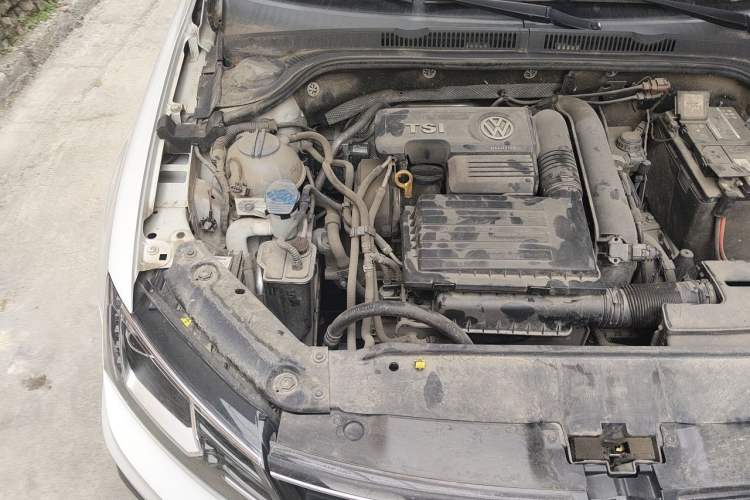 Used Volkswagen Sagitar 2018 280TSI DSG Ignite Edition Engine Bay Right