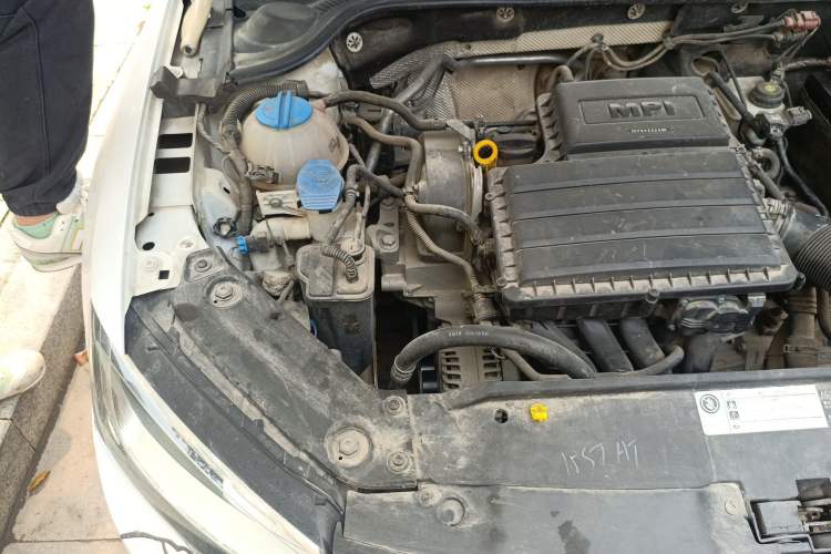 Used Volkswagen Sagitar 2018 1.6L Automatic Comfort Model Engine Bay Right