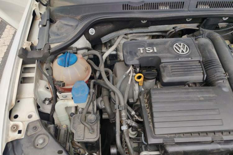 Used Volkswagen Sagitar 2018 180TSI DSG Prestige Edition Engine Bay Right
