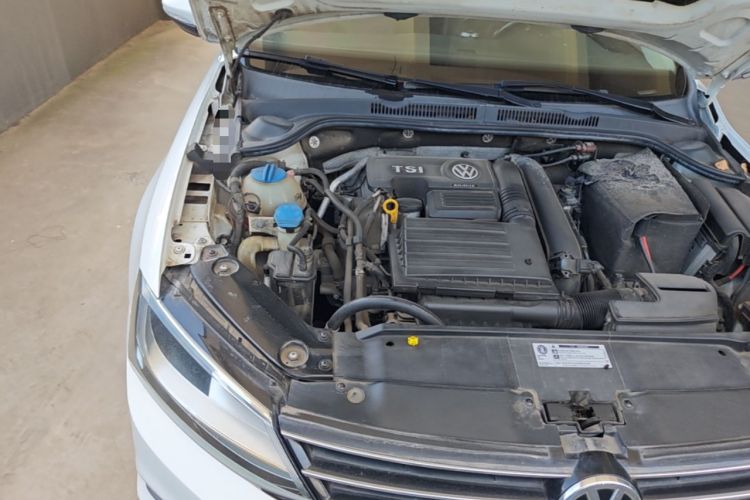 Used Volkswagen Sagitar 2018 280TSI DSG Comfort Model Engine Bay Right