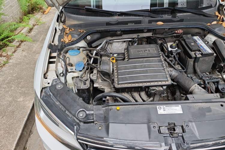 Used Volkswagen Sagitar 2018 1.6L Automatic Comfort Model Engine Bay Right