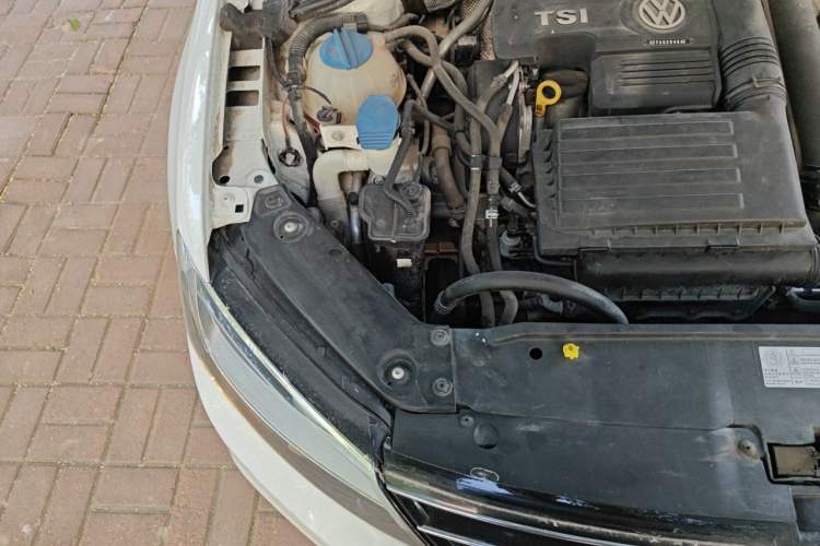 Used Volkswagen Sagitar 2018 180TSI DSG Prestige Edition Engine Bay Right