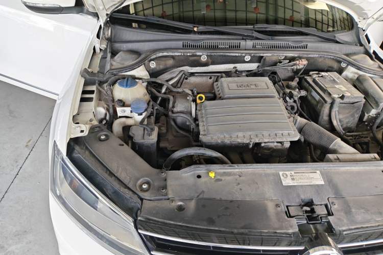 Used Volkswagen Sagitar 2018 1.6L Automatic Comfort Model Engine Bay Right