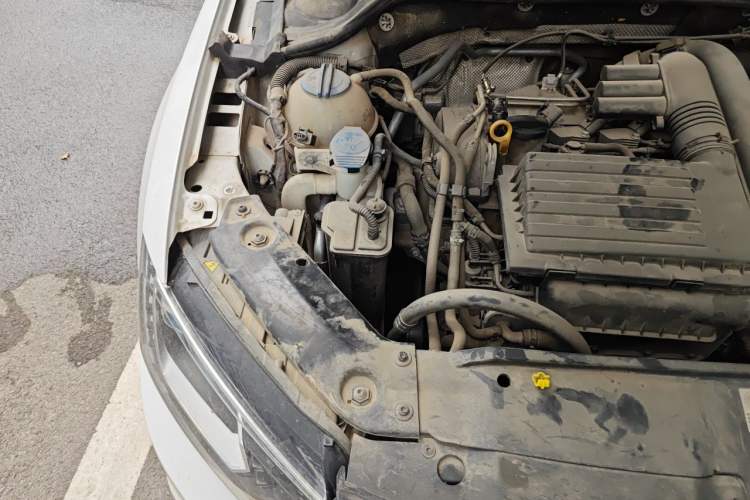 Used Volkswagen Sagitar 2018 280TSI DSG Luxury Model Engine Bay Right