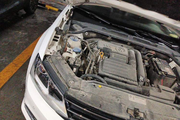 Used Volkswagen Sagitar 2018 280TSI DSG Luxury Model Engine Bay Right