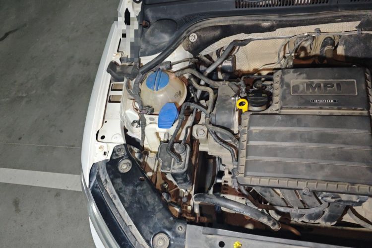 Used Volkswagen Sagitar 2018 1.6L Automatic Comfort Model Engine Bay Right