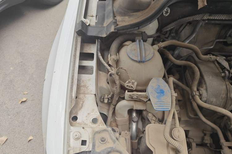 Used Volkswagen Sagitar 2018 1.6L Manual Comfort Model Engine Bay Right