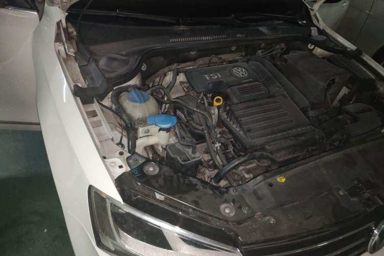 Used Volkswagen Sagitar 2018 180TSI DSG Prestige Edition Engine Bay Right