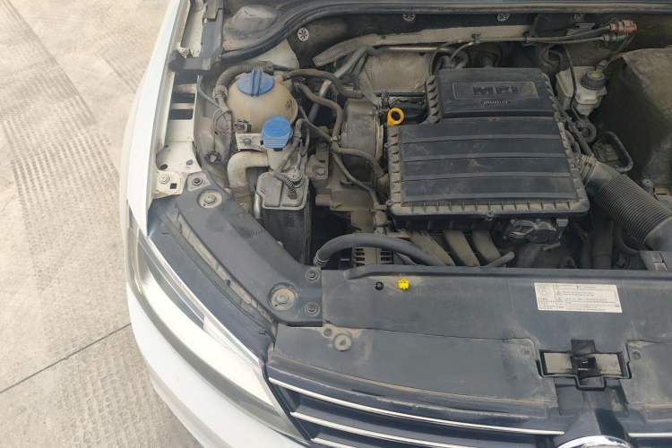 Used Volkswagen Sagitar 2018 1.6L Manual Comfort Model Engine Bay Right
