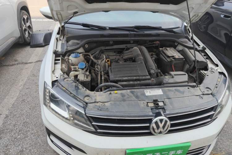 Used Volkswagen Sagitar 2018 280TSI DSG Ignite Edition Engine Bay Right