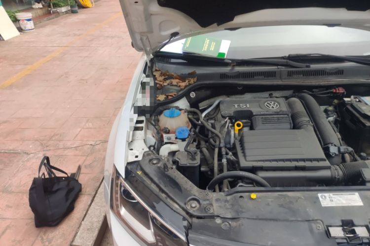 Used Volkswagen Sagitar 2018 280TSI DSG Luxury Model Engine Bay Right