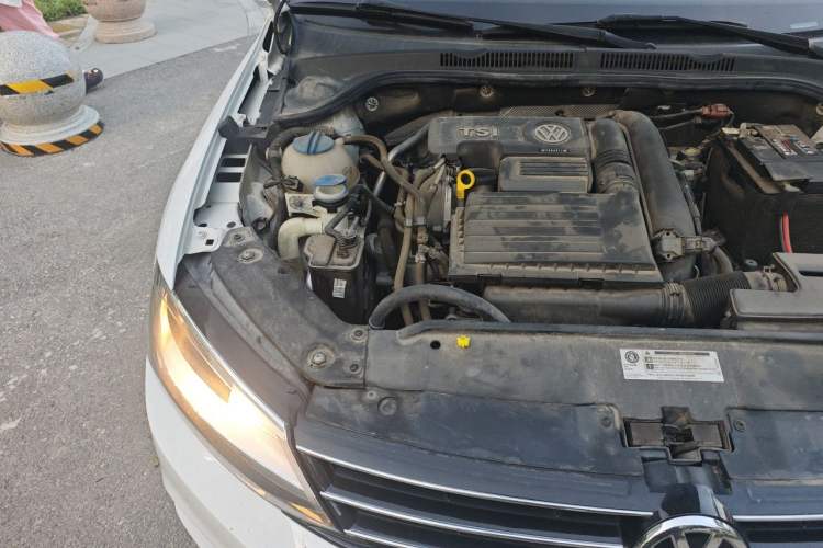 Used Volkswagen Sagitar 2018 180TSI DSG Prestige Edition Engine Bay Right