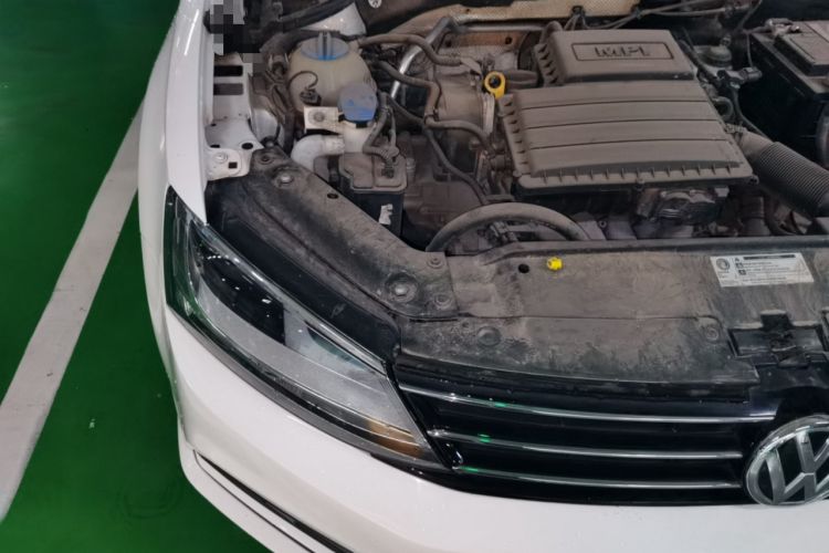 Used Volkswagen Sagitar 2018 1.6L Automatic Fashion Model Engine Bay Right
