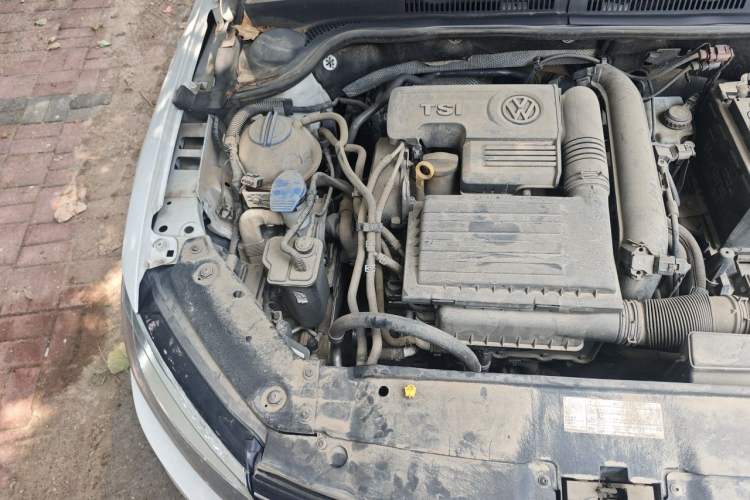Used Volkswagen Sagitar 2018 180TSI DSG Prestige Edition Engine Bay Right