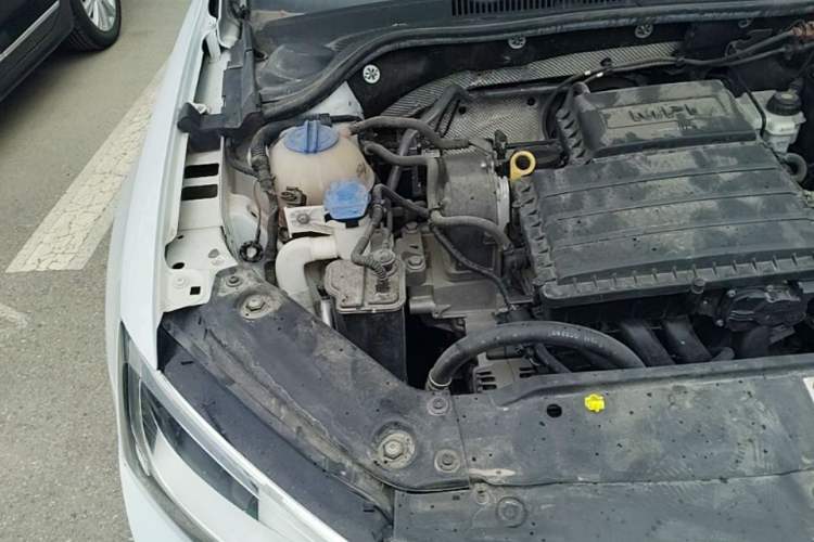 Used Volkswagen Sagitar 2018 1.6L Manual Comfort Model Engine Bay Right