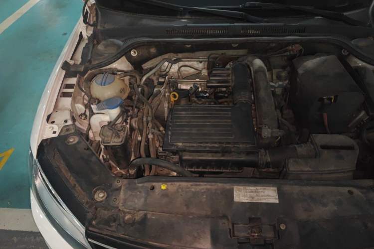 Used Volkswagen Sagitar 2018 180TSI DSG Prestige Edition Engine Bay Right