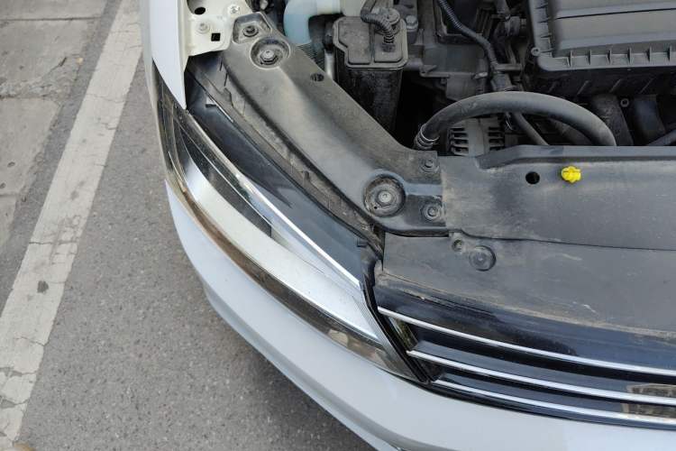 Used Volkswagen Sagitar 2018 1.6L Automatic Comfort Model Engine Bay Right