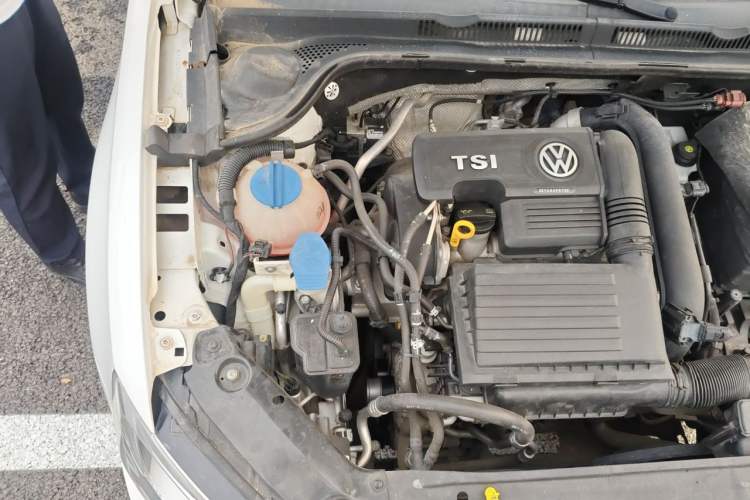Used Volkswagen Sagitar 2018 180TSI DSG Prestige Edition Engine Bay Right