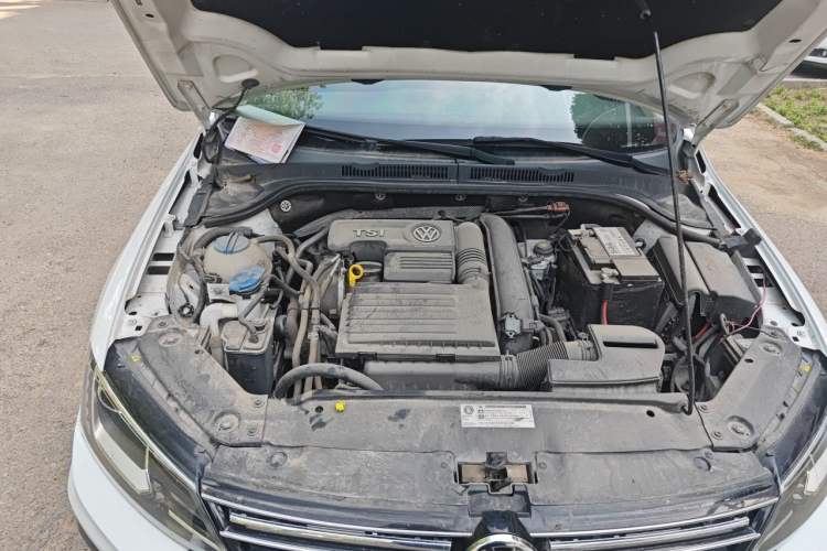 Used Volkswagen Sagitar 2018 280TSI DSG Ignite Edition Engine Bay Right
