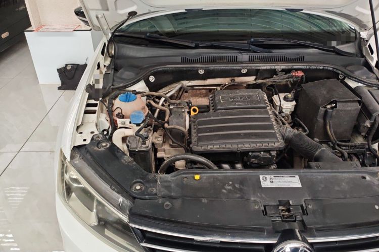 Used Volkswagen Sagitar 2018 1.6L Manual Comfort Model Engine Bay Right
