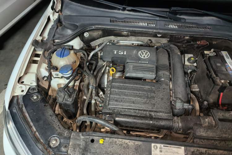 Used Volkswagen Sagitar 2018 180TSI DSG Prestige Edition Engine Bay Right