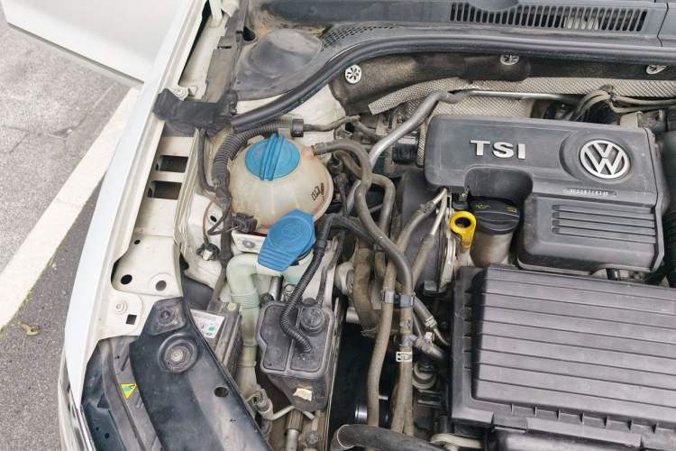 Used Volkswagen Sagitar 2018 280TSI DSG Ignite Edition Engine Bay Right