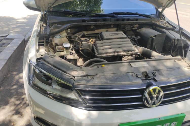 Used Volkswagen Sagitar 2018 1.6L Automatic Comfort Model Engine Bay Right