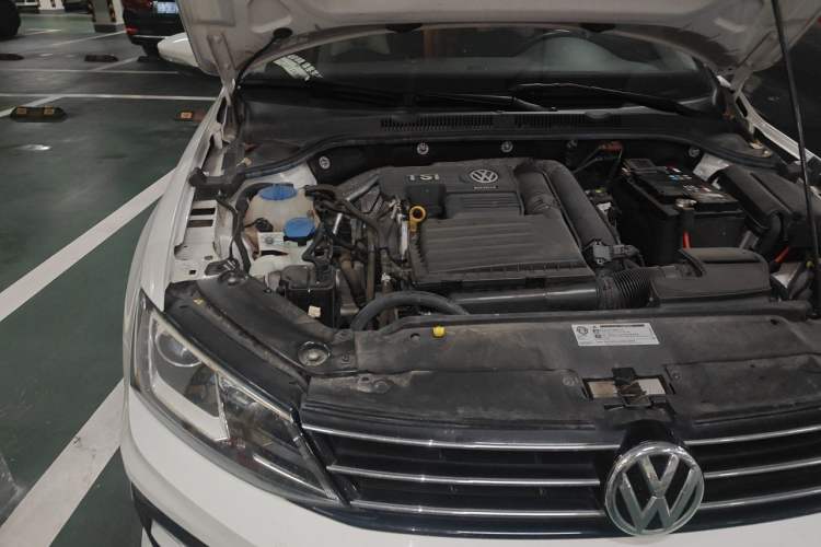 Used Volkswagen Sagitar 2018 280TSI DSG Ignite Edition Engine Bay Right