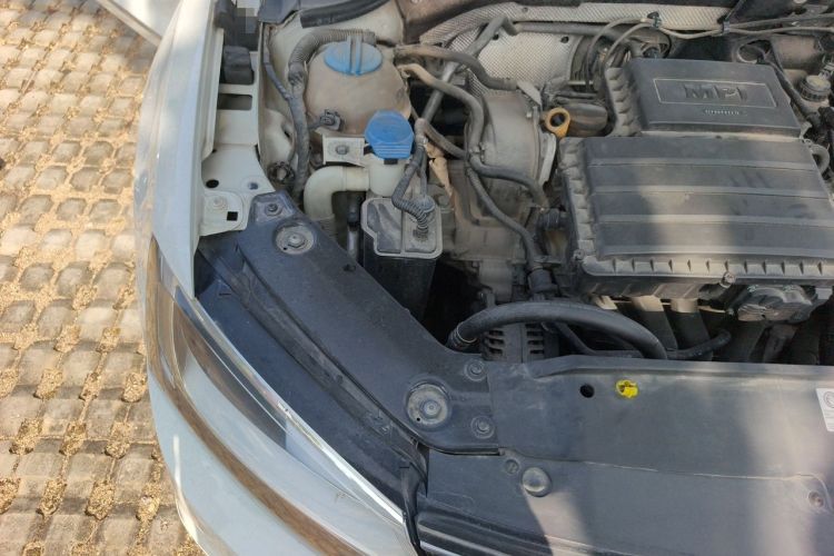 Used Volkswagen Sagitar 2018 1.6L Automatic Comfort Model Engine Bay Right