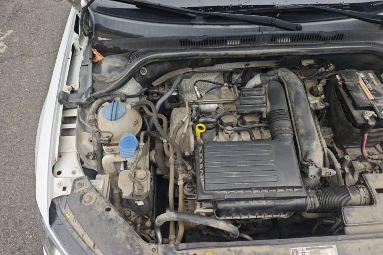 Used Volkswagen Sagitar 2018 280TSI DSG Ignite Edition Engine Bay Right