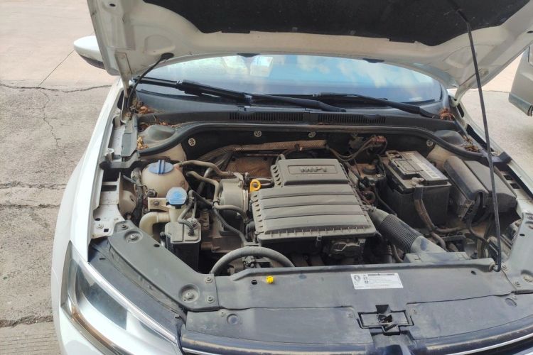 Used Volkswagen Sagitar 2018 1.6L Automatic Comfort Model Engine Bay Right