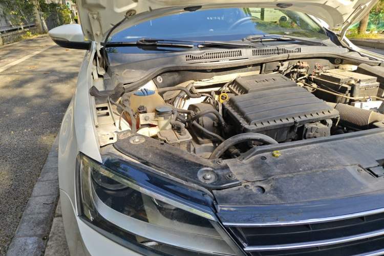 Used Volkswagen Sagitar 2018 1.6L Automatic Comfort Model Engine Bay Right