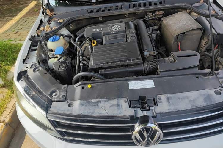 Used Volkswagen Sagitar 2018 280TSI DSG Comfort Model Engine Bay Right