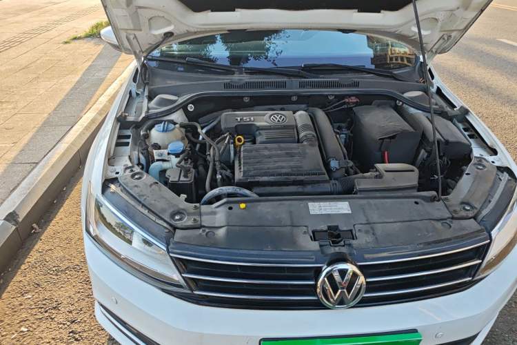 Used Volkswagen Sagitar 2018 180TSI DSG Prestige Edition Engine Bay Right