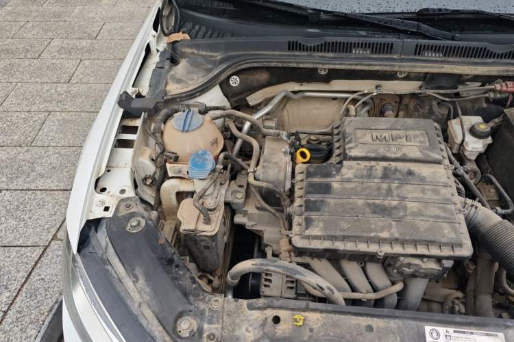 Used Volkswagen Sagitar 2018 1.6L Manual Comfort Model Engine Bay Right