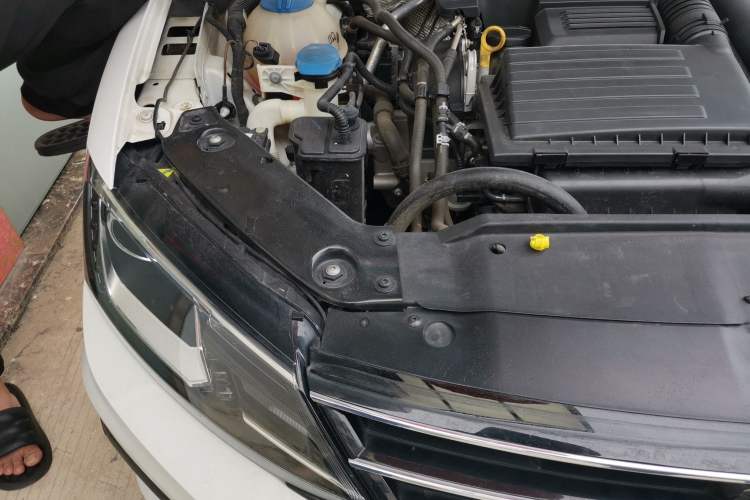 Used Volkswagen Sagitar 2018 280TSI DSG Ignite Edition Engine Bay Right