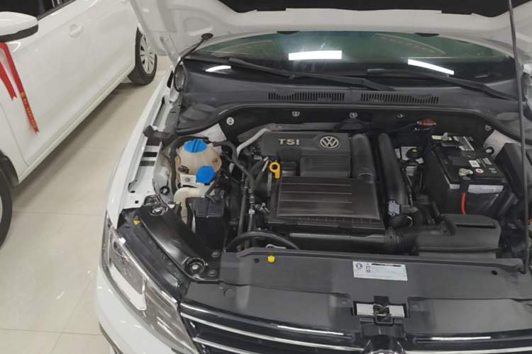 Used Volkswagen Sagitar 2018 280TSI DSG Ignite Edition Engine Bay Right