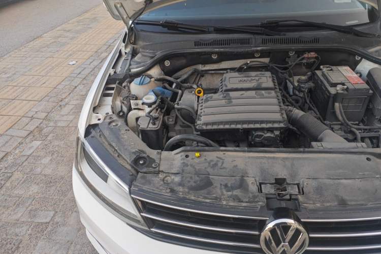 Used Volkswagen Sagitar 2018 1.6L Automatic Comfort Model Engine Bay Right