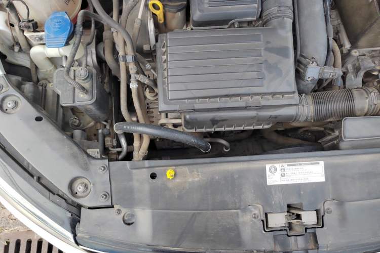 Used Volkswagen Sagitar 2018 180TSI DSG Prestige Edition Engine Bay Right