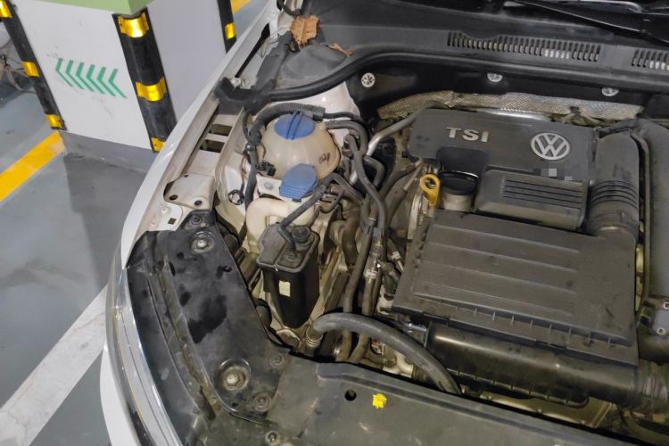 Used Volkswagen Sagitar 2018 180TSI DSG Prestige Edition Engine Bay Right