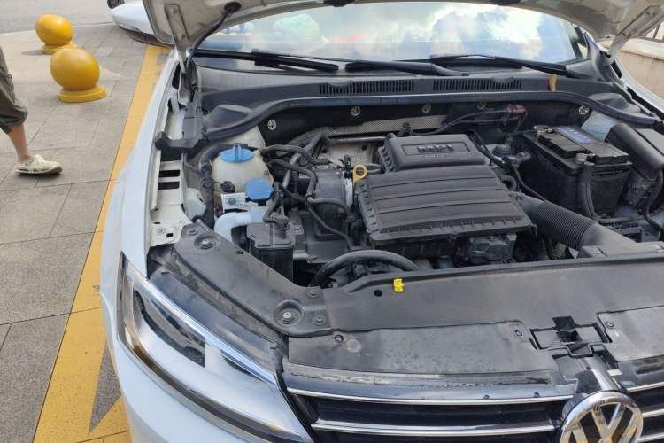 Used Volkswagen Sagitar 2018 1.6L Automatic Comfort Model Engine Bay Right