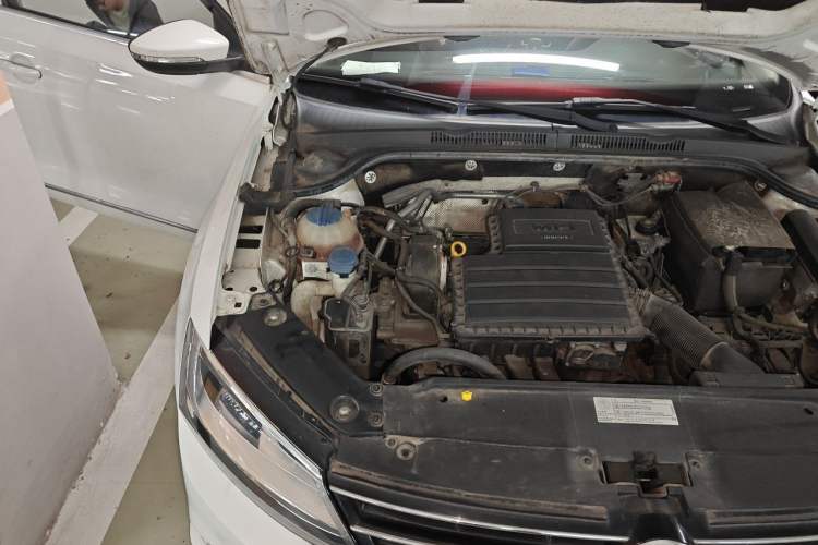Used Volkswagen Sagitar 2018 1.6L Automatic Comfort Model Engine Bay Right