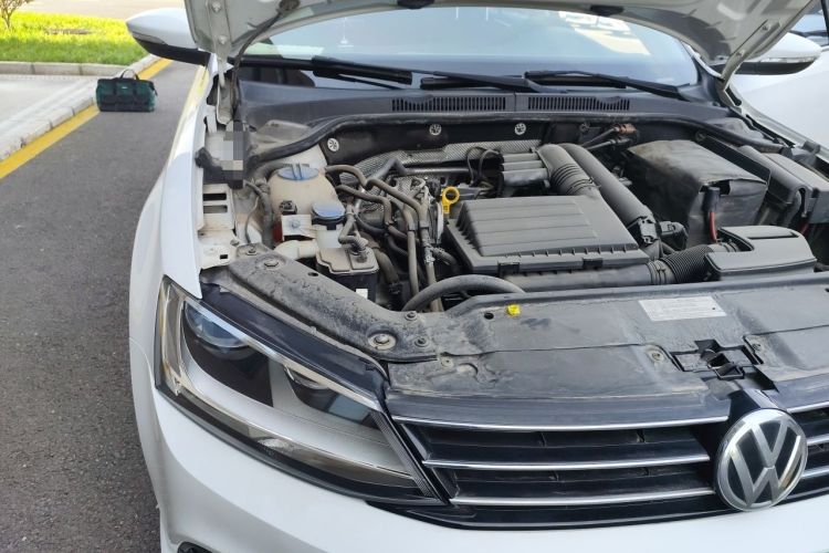 Used Volkswagen Sagitar 2018 280TSI DSG Comfort Model Engine Bay Right