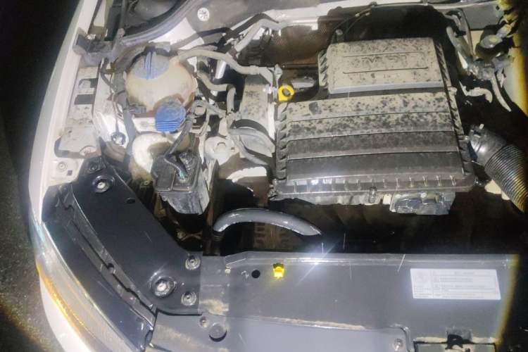 Used Volkswagen Sagitar 2018 1.6L Automatic Comfort Model Engine Bay Right