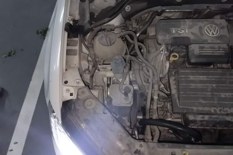 Used Volkswagen Sagitar 2018 280TSI DSG Luxury Model Engine Bay Right